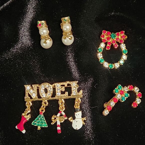 Set 4 Christmas Rhinestone Cluster Pins Brooch Wreath+ Avon Snowmen Earrings Vtg - Picture 9 of 9